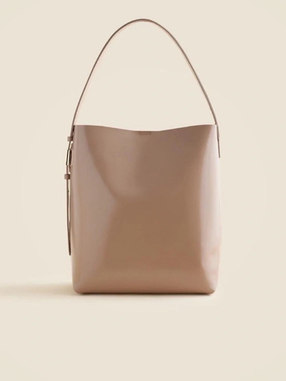 NWOT Edie Bucket Bag in Natural Italian Leather